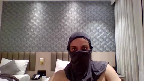 Snapshot of brownmanin40s chatting on June 2, 6:54 pm brownmanin40s online show from June 2, 6:54 pm