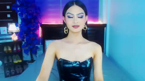 Snapshot of brownsausageroberta chatting on December 18, 11:02 am Roberta  GODDESS OF PLEASURE AND SEXUALDESIRE   online show from December 18, 11:02 am