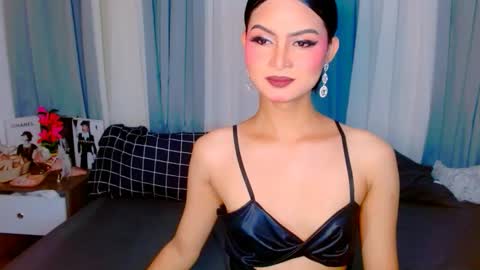 Snapshot of brownsausageroberta chatting on September 12, 9:09 am Roberta  GODDESS OF PLEASURE AND SEXUALDESIRE   online show from September 12, 9:09 am