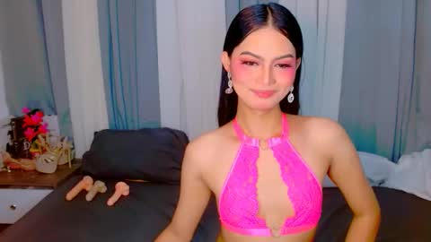 Snapshot of brownsausageroberta chatting on October 7, 2:03 pm Roberta  GODDESS OF PLEASURE AND SEXUALDESIRE   online show from October 7, 2:03 pm