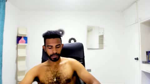 bruce_1111 online show from September 27, 10:48 pm