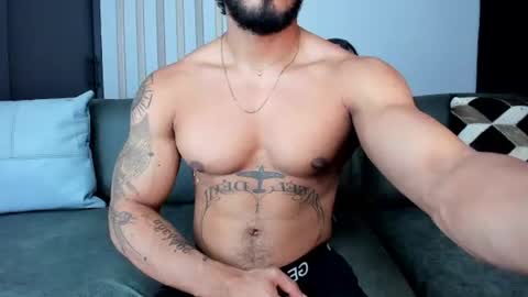 Snapshot of bruce_roldan chatting on July 2, 1:05 am bruce roldan online show from July 2, 1:05 am