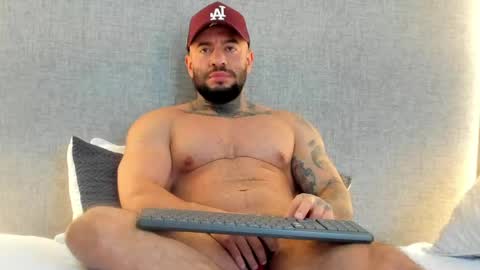 Snapshot of brucedallas chatting on May 11, 7:44 pm brucedallas online show from May 11, 7:44 pm