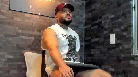 Snapshot of brucedallas chatting on May 15, 11:01 pm brucedallas online show from May 15, 11:01 pm