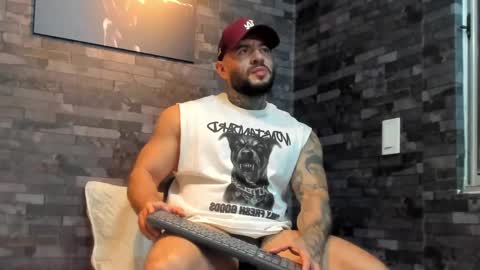 Snapshot of brucedallas chatting on May 15, 11:56 pm brucedallas online show from May 15, 11:56 pm