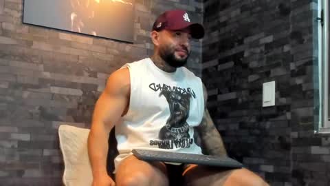 Snapshot of brucedallas chatting on May 16, 12:07 am brucedallas online show from May 16, 12:07 am