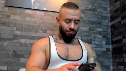 Snapshot of brucedallas chatting on June 3, 12:57 am brucedallas online show from June 3, 12:57 am