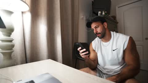 Snapshot of brucestryker chatting on October 3, 4:31 am onlyfans BRUCESTRYKER online show from October 3, 4:31 am