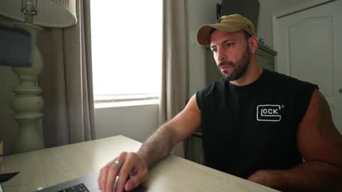 Snapshot of brucestryker chatting on October 19, 7:47 pm onlyfans BRUCESTRYKER online show from October 19, 7:47 pm