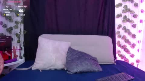 Snapshot of brunaroyale chatting on February 11, 2:33 pm Bruna royale online show from February 11, 2:33 pm