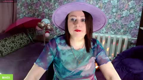 Snapshot of brunette7786 chatting on April 20, 6:53 pm Julia online show from April 20, 6:53 pm