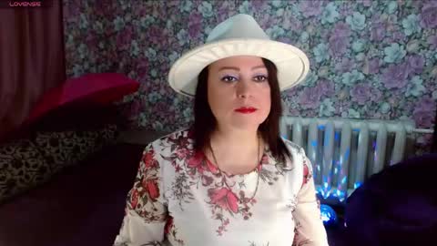 Snapshot of brunette7786 chatting on May 15, 9:11 pm Julia online show from May 15, 9:11 pm
