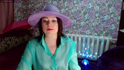 Snapshot of brunette7786 chatting on May 16, 9:35 pm Julia online show from May 16, 9:35 pm