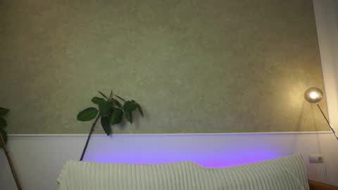 Snapshot of brunette_babee chatting on June 2, 4:53 pm brunette_babee online show from June 2, 4:53 pm