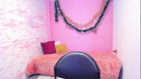 Snapshot of brunette_sasha chatting on December 29, 4:19 pm Sasha Brunette online show from December 29, 4:19 pm