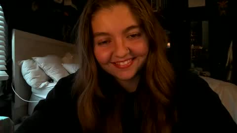 Snapshot of brunettebaby040 chatting on September 25, 8:12 pm brunettebaby040 online show from September 25, 8:12 pm