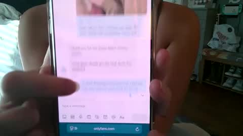Snapshot of brunettebaby040 chatting on September 26, 8:13 pm brunettebaby040 online show from September 26, 8:13 pm