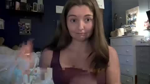 Snapshot of brunettebaby040 chatting on October 13, 9:59 pm brunettebaby040 online show from October 13, 9:59 pm