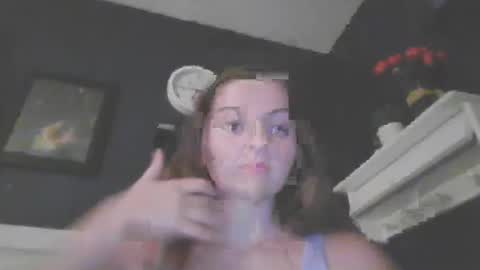 Snapshot of brunettebaby040 chatting on October 19, 6:03 am brunettebaby040 online show from October 19, 6:03 am