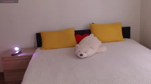 Snapshot of brunettgirl_ chatting on April 25, 10:18 am Ellis online show from April 25, 10:18 am