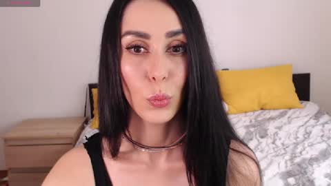Snapshot of brunettgirl_ chatting on May 20, 4:07 am Ellis online show from May 20, 4:07 am