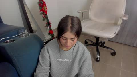 Snapshot of brunnette__1 chatting on June 5, 6:52 am brunnette online show from June 5, 6:52 am