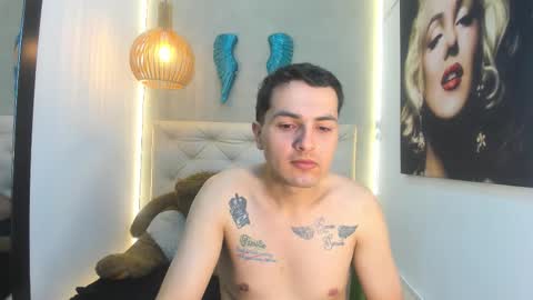 Snapshot of bruno_luxor chatting on February 17, 12:56 pm Bruno Luxor online show from February 17, 12:56 pm