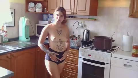 Snapshot of brutecia chatting on October 11, 8:57 am brutecia online show from October 11, 8:57 am