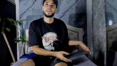 Bry Dalton online show from November 15, 5:27 am