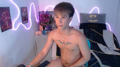 Snapshot of bryan_________ chatting on October 2, 9:11 pm BRYAN JEMY online show from October 2, 9:11 pm