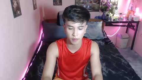 Snapshot of bryan_________ chatting on January 14, 10:54 am BRYAN JEMY online show from January 14, 10:54 am