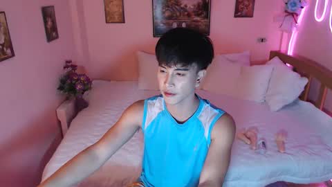 Snapshot of bryan_________ chatting on February 19, 3:19 pm BRYAN JEMY online show from February 19, 3:19 pm