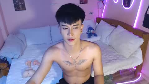 Snapshot of bryan_________ chatting on March 1, 5:04 pm BRYAN JEMY online show from March 1, 5:04 pm