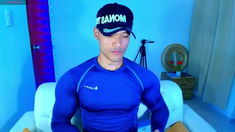 Snapshot of bryan_boy_ chatting on April 22, 1:30 am bryan online show from April 22, 1:30 am
