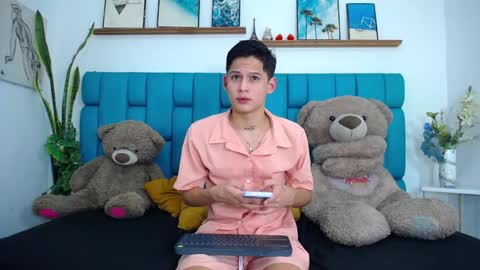 Snapshot of bryan_hotty chatting on February 19, 11:28 am Bryan online show from February 19, 11:28 am