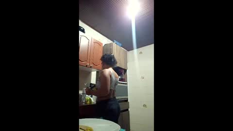 Snapshot of bryana_jones chatting on April 25, 3:53 am bryana_jones online show from April 25, 3:53 am
