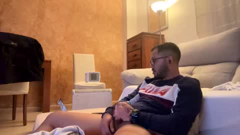 yourteddy online show from January 8, 5:48 pm