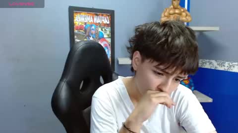 Snapshot of bryce_evans chatting on January 21, 6:55 pm B R Y C E online show from January 21, 6:55 pm