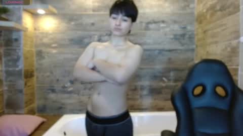 Snapshot of bryce_evans chatting on December 20, 9:11 pm B R Y C E online show from December 20, 9:11 pm