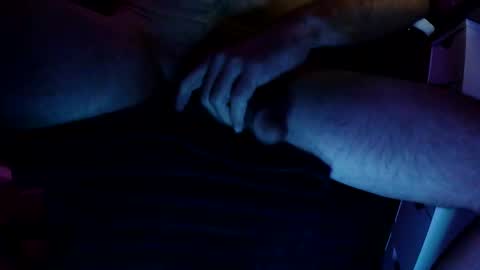 Snapshot of btone1979 chatting on November 10, 2:43 am btone1979 online show from November 10, 2:43 am