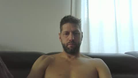 bubblebee1982 online show from September 13, 6:57 am