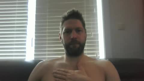 bubblebee1982 online show from February 23, 8:01 am