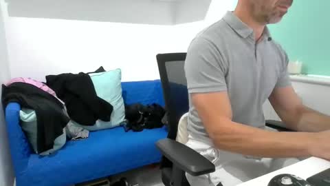 Snapshot of bubblebumdave chatting on October 7, 2:14 pm Bubblebum online show from October 7, 2:14 pm