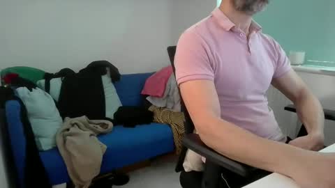 Snapshot of bubblebumdave chatting on February 4, 3:40 pm Bubblebum online show from February 4, 3:40 pm