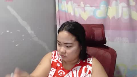 Snapshot of bubblebuttpinay chatting on May 18, 7:25 am Sunshine online show from May 18, 7:25 am