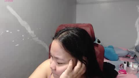 Snapshot of bubblebuttpinay chatting on May 28, 2:09 am Sunshine online show from May 28, 2:09 am