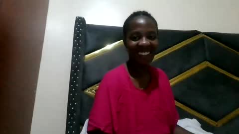Snapshot of bubblie_bae chatting on June 28, 7:20 pm Bobbie online show from June 28, 7:20 pm