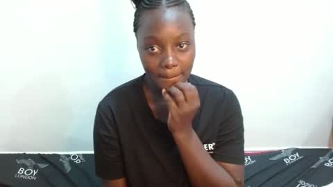 Snapshot of bubbly_ass30 chatting on November 14, 7:56 pm bubbly_ass30 online show from November 14, 7:56 pm