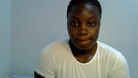 bubbly_ass30 online show from March 14, 11:10 pm