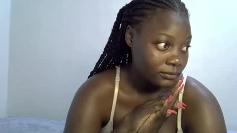 Snapshot of bubbly_ass30 chatting on April 27, 10:24 am bubbly_ass30 online show from April 27, 10:24 am